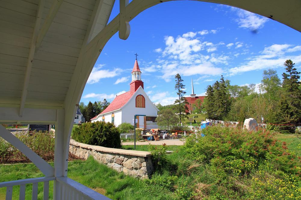 Gite Au Vieux Pommier Тадуссак Экстерьер фото